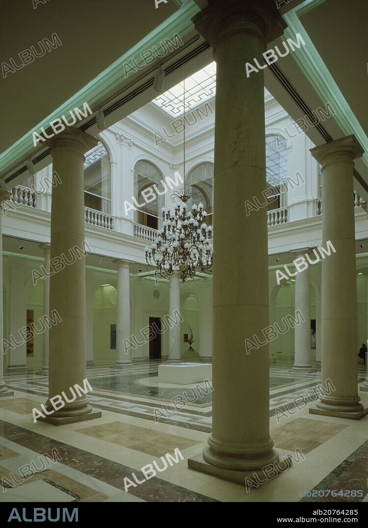 NARCISO PASCUAL Y COLOMER. INTERIOR- VESTIBULO.