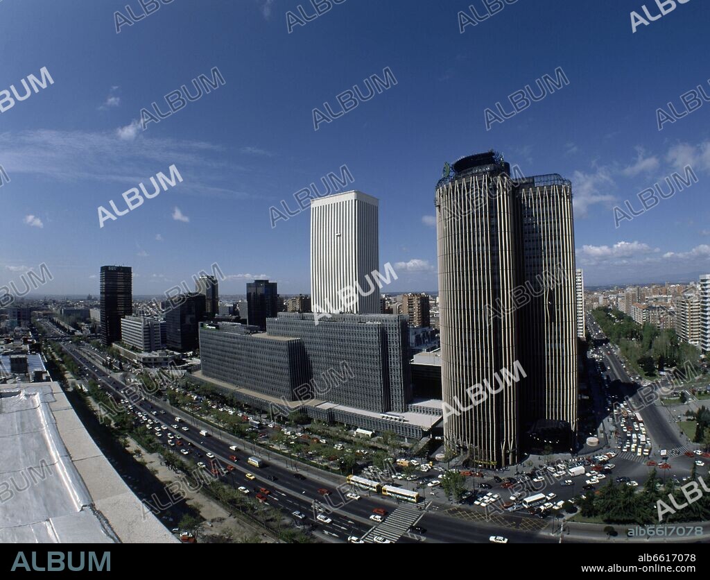 VISTA DE EDIFICIOS DE AZCA.