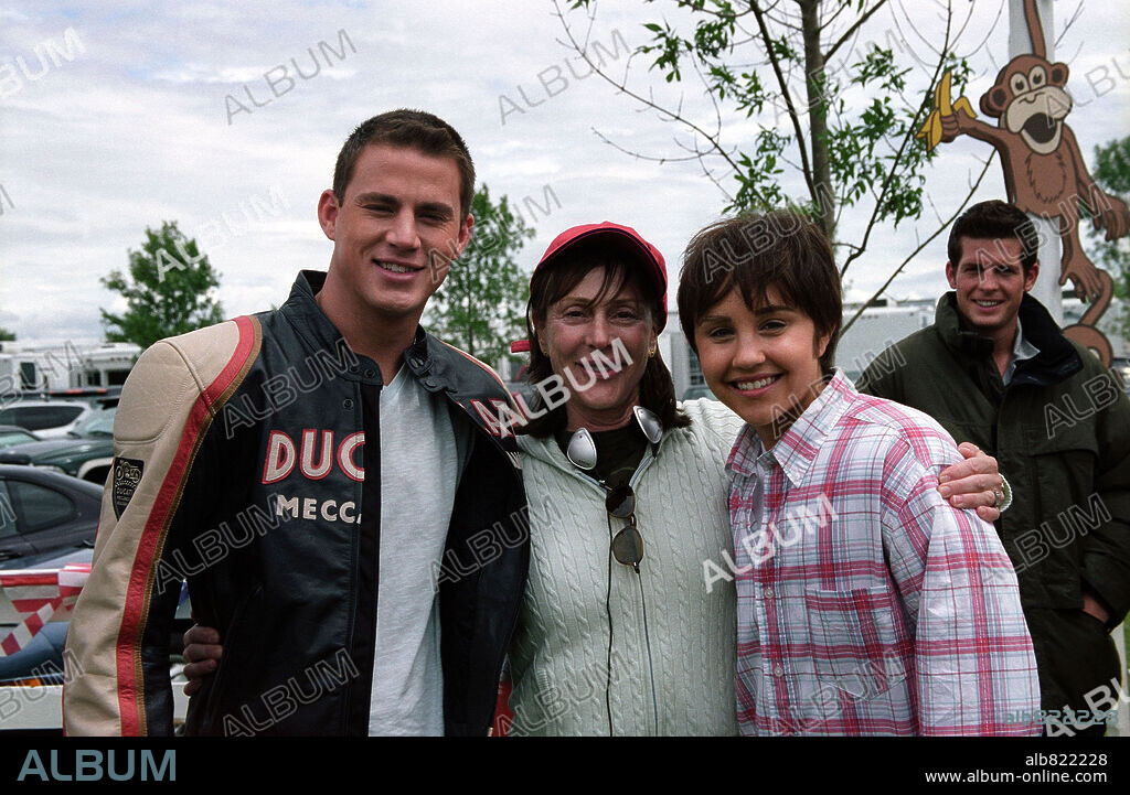 AMANDA BYNES, CHANNING TATUM and LAUREN SHULER DONNER in SHE'S THE MAN, 2006, directed by ANDY FICKMAN. Copyright DONNERS COMPANY/DREAMWORKS SKG/LAKESHORE ENTERTAINMENT / McEWAN, ROB.