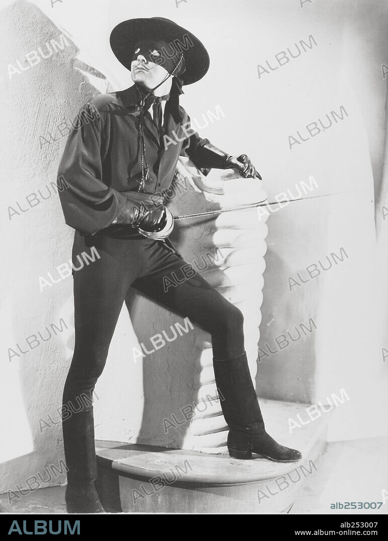 TYRONE POWER en EL SIGNO DEL ZORRO, 1940 (THE MARK OF ZORRO), dirigida por ROUBEN MAMOULIAN. Copyright 20TH CENTURY FOX.
