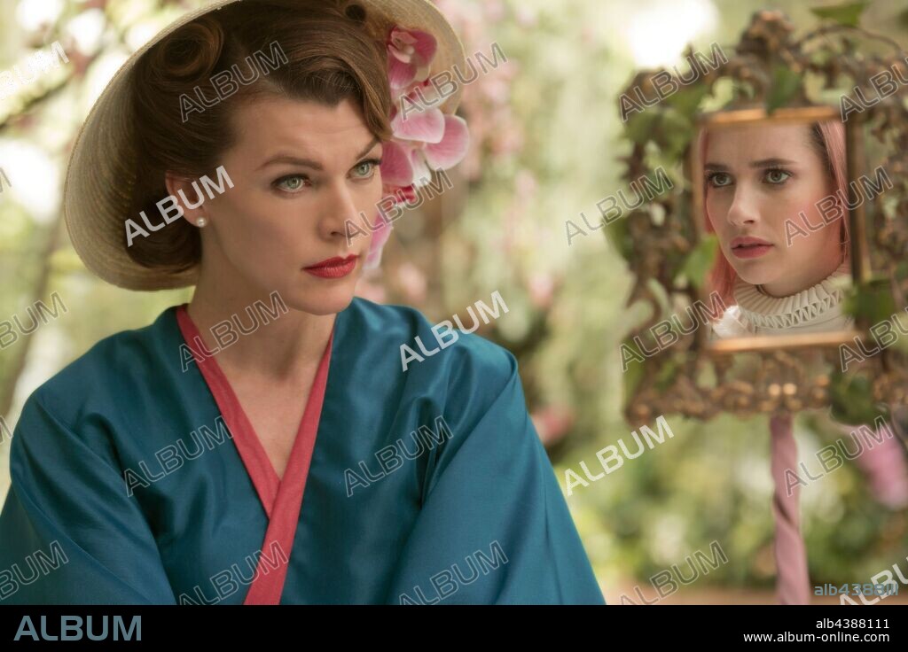 EMMA ROBERTS et MILLA JOVOVICH dans PARADISE HILLS, 2019. Copyright NOSTROMO PICTURES.