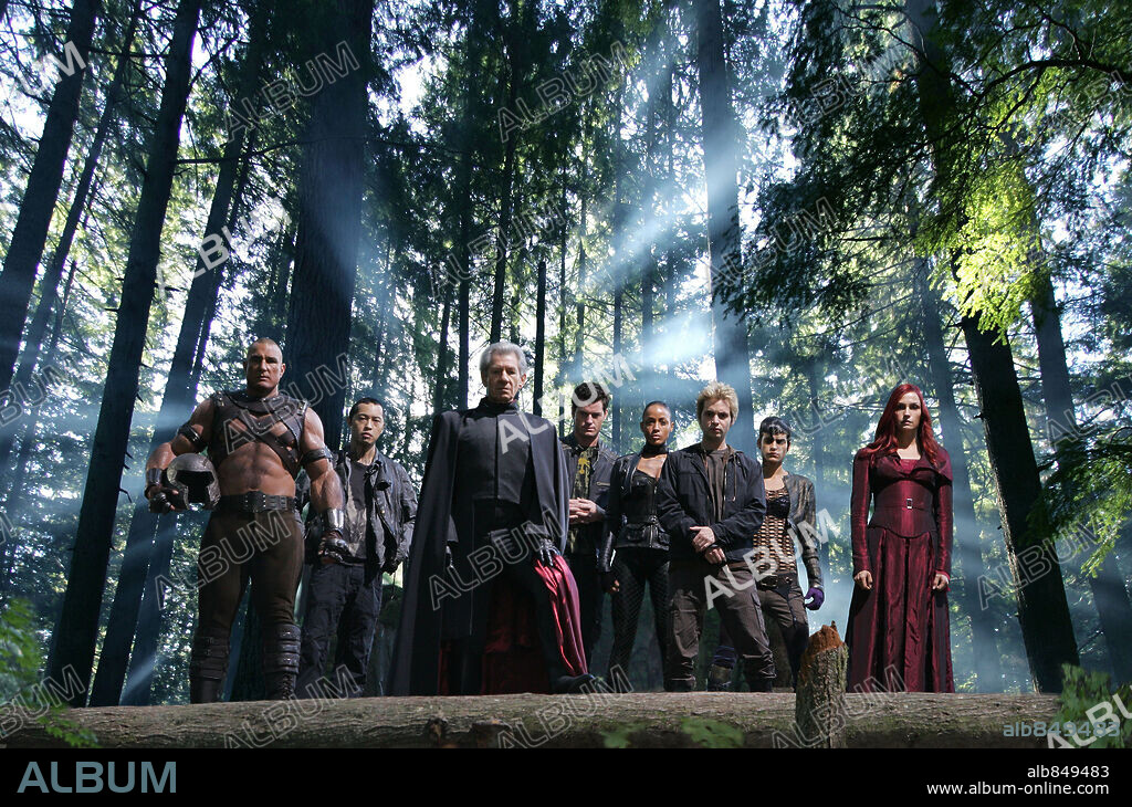 AARON STANFORD, DANIA RAMIREZ, ERIC DANE, FAMKE JANSSEN, HALLE BERRY, HUGH JACKMAN, IAN McKELLEN, KEN LEUNG, OMAHYRA and VINNIE JONES in X-MEN: THE LAST STAND, 2006, directed by BRETT RATNER. Copyright 20TH CENTURY FOX / HAYES, KERRY.
