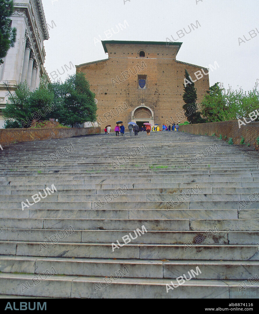 CAPITOLIO-EXTERIOR DE LA IGLESIA(S XIII)Y ESCALERA DE SUBIDA - FOTO AÑOS 90.