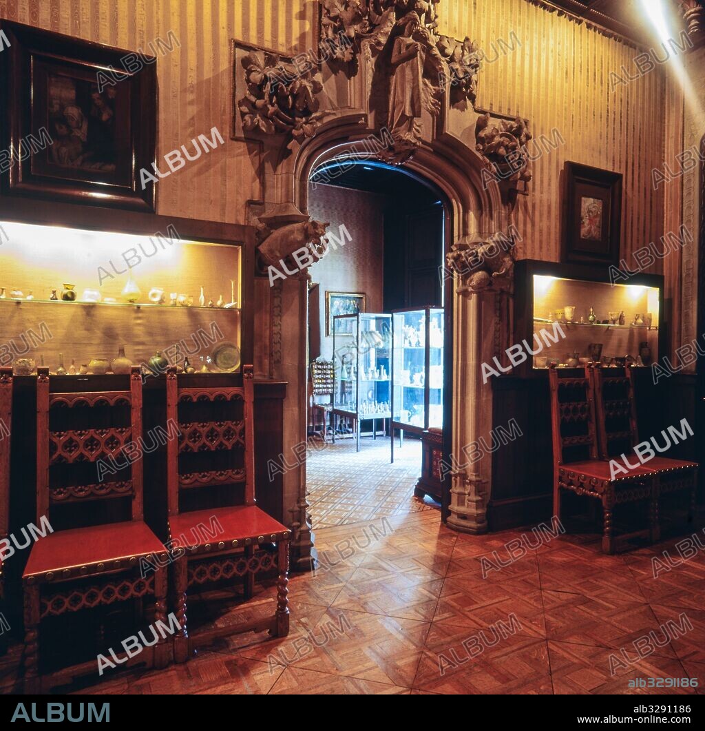 Josep Puig i Cadafalch / Interior of Casa Amatller, 1898-1900, Barcelona, Barcelona, Catalonia, Spain.