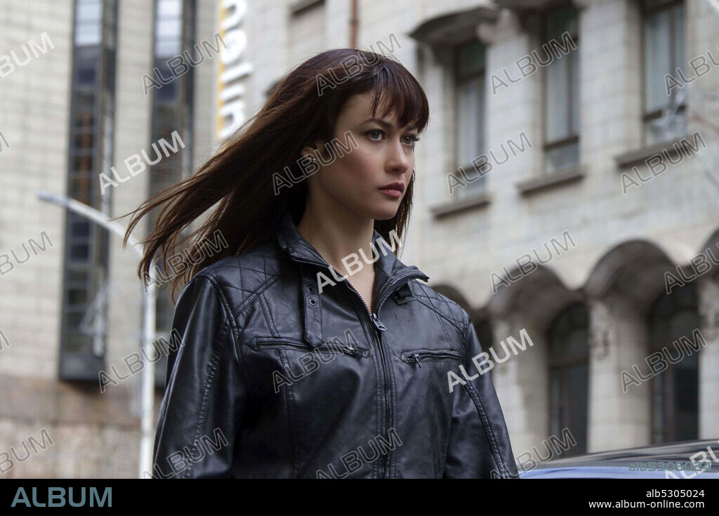 OLGA KURYLENKO en MOMENTUM, 2015, dirigida por STEPHEN S. CAMPANELLI. Copyright Azari Media / Thaba Media.