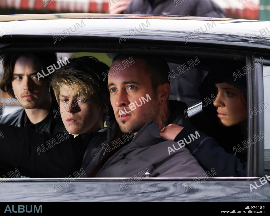 ALEX O'LOUGHLIN and MARGARITA LEVIEVA in THE INVISIBLE, 2007, directed by DAVID S. GOYER. Copyright HOLLYWOOD PICTURES/LIMBO PRODUCTIONS/SPYGLASS ENTERTAINMENT.