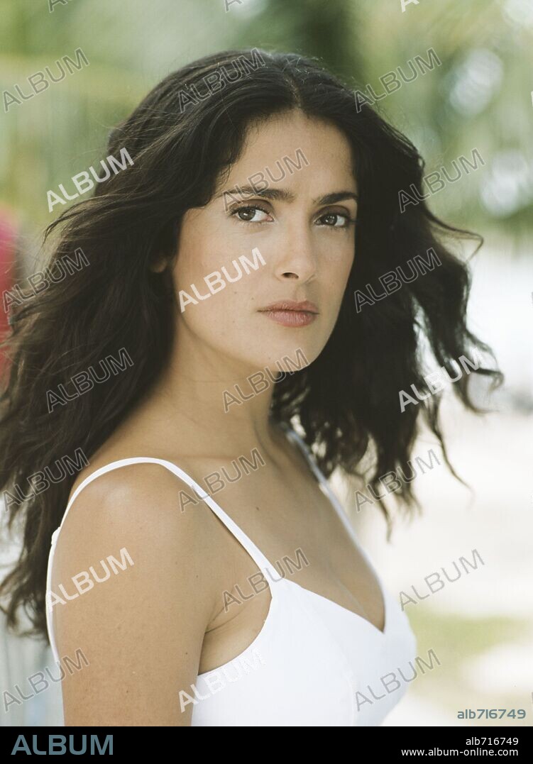 SALMA HAYEK en EL GRAN GOLPE, 2004 (AFTER THE SUNSET), dirigida por BRETT RATNER. Copyright NEW LINE CINEMA.