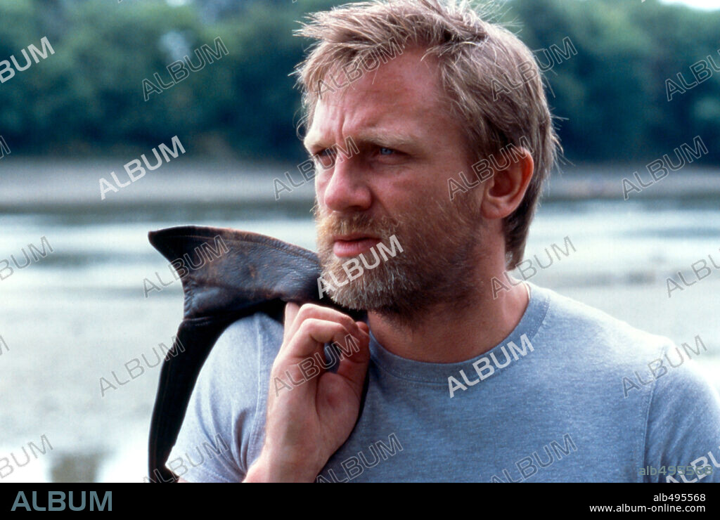 DANIEL CRAIG in THE MOTHER, 2003, directed by ROGER MICHELL. Copyright RENAISSANCE FILMS.