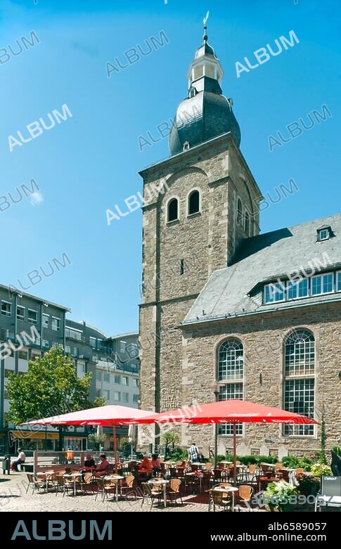 Deutschland, Nordrhein-Westfalen, Wuppertal-Elberfeld, Kirchplatz, Alte reformierte Kirche (Laurentiuskirche, Kirche in der City). Neben ihrer Bestimmung zum Gottesdienst wird die Kirche als offene Be.