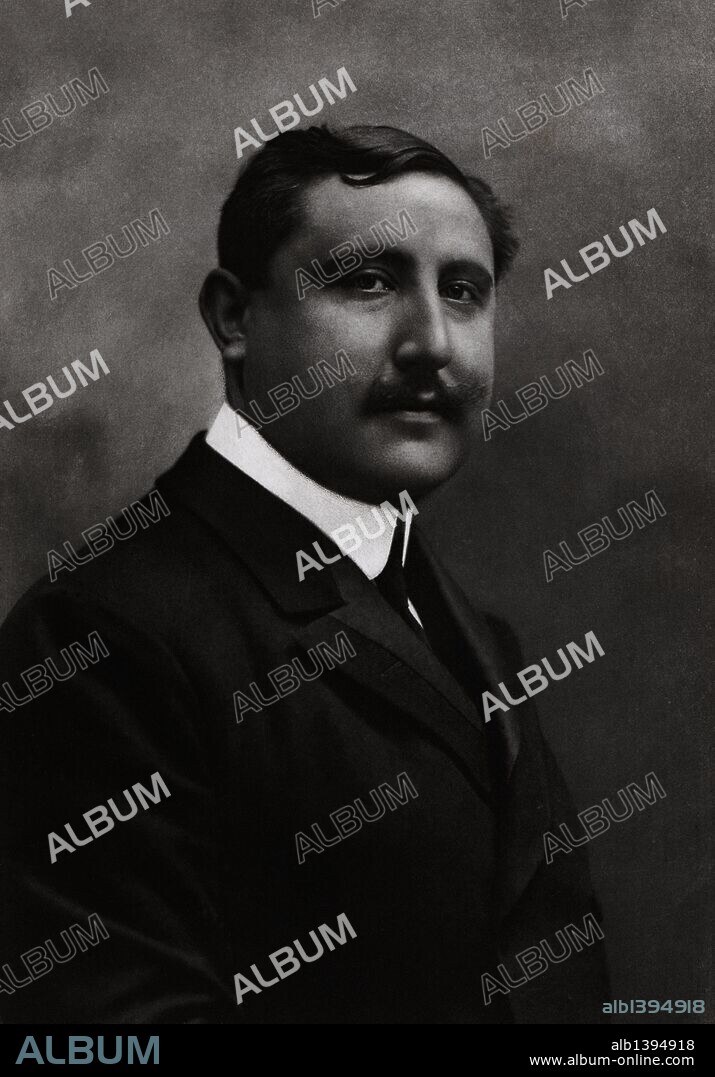 Maura y Gamazo, Gabriel (Madrid, 1879-1963). político e historiador español. Hijo de Antonio Maura y Montaner y casado con la V Condesa de la Mortera, fue I Duque de Maura. Miembro del Partido Liberal-Conservador, fue Diputado a Cortes por Calatayud, representante de España en la Conferencia de Paz de La Haya de 1907, en la Conferencia Naval de Londres de 1908 y senador vitalicio en 1919.