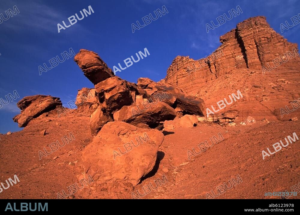 Vermilion Cliffs National Monument (Utah und Arizona, USA).-Landschaftbild der Vermilion Cliffs Wilderness bei Lee's Ferry, Arizona.-Foto, 2006.