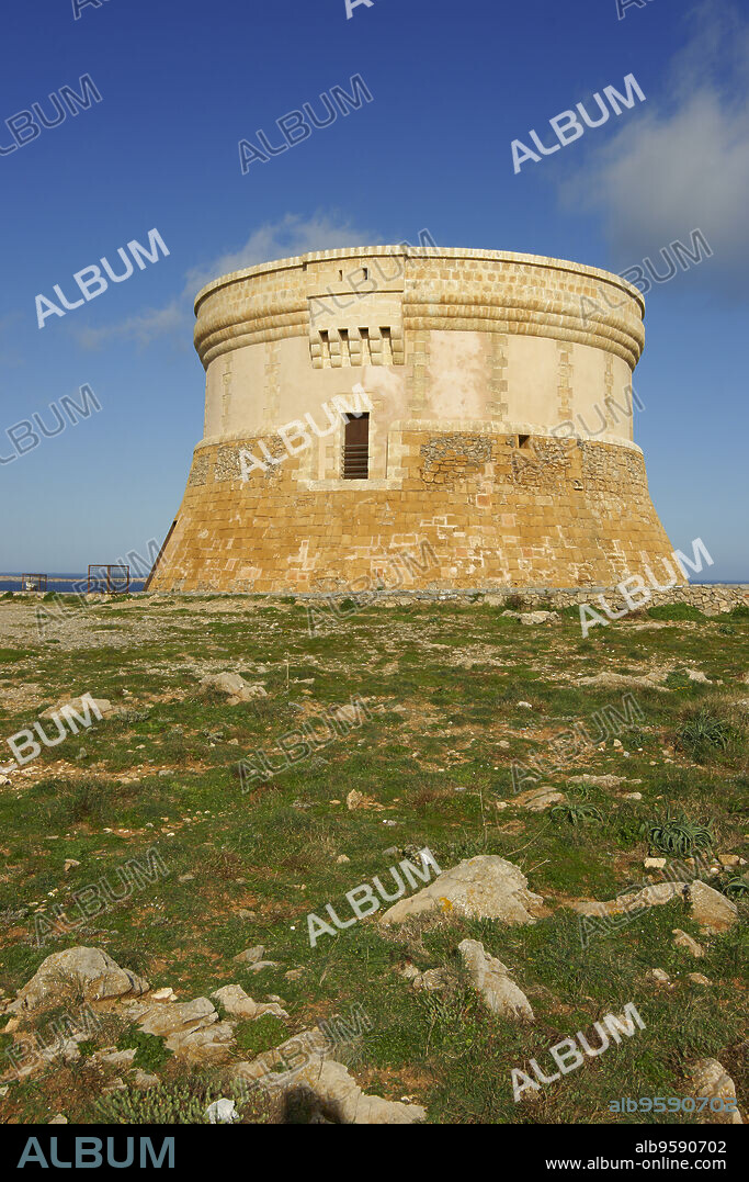 torre de Fornells (s.XVIII). Bahia de Fornells.Menorca.Illes Balears.España.