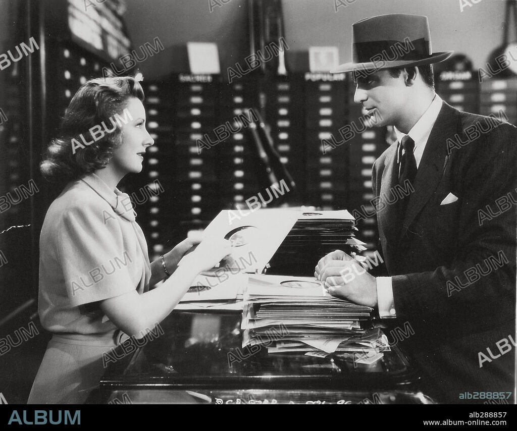 CARY GRANT and IRENE DUNNE in PENNY SERENADE, 1941, directed by GEORGE STEVENS. Copyright COLUMBIA PICTURES.