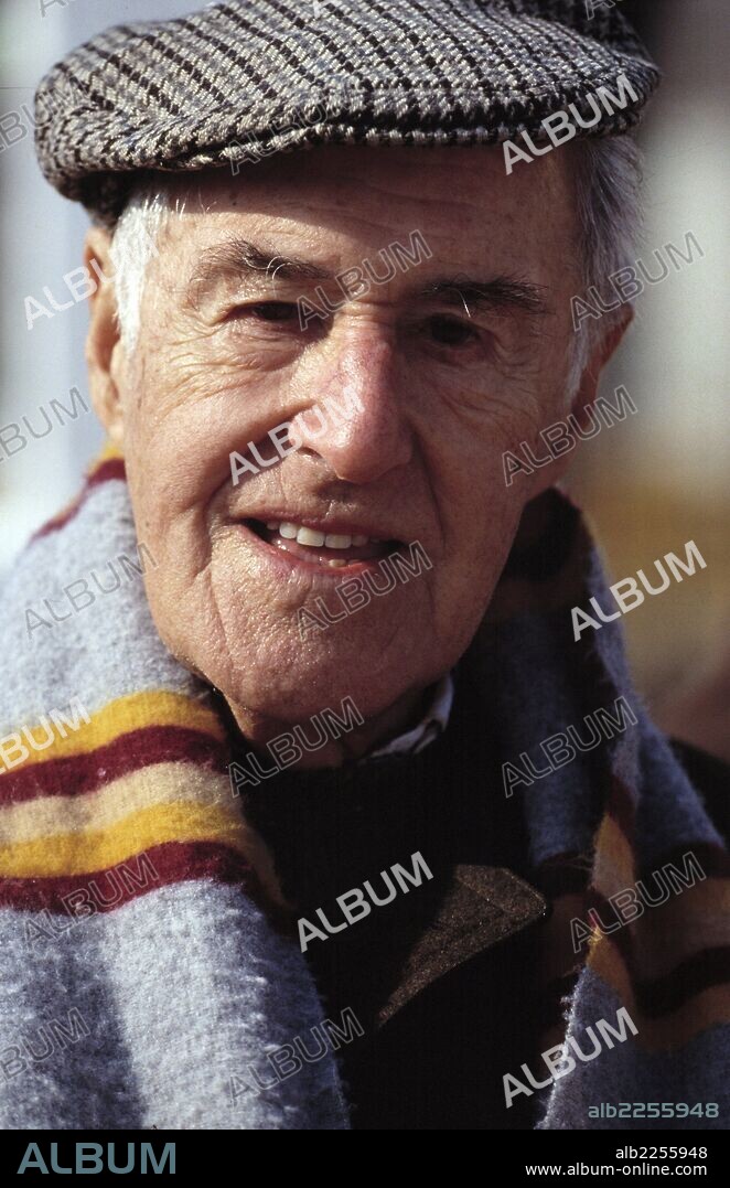 LUIS ESCOBAR. DIRECTOR DE TEATRO Y ACTOR DE CINE ESPAÑOL. MADRID 1908-1991. FOTO AÑO 1991.