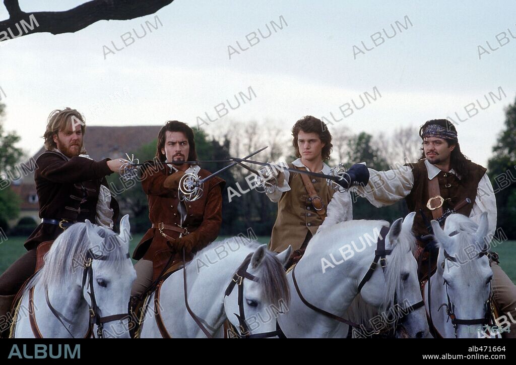 CHARLIE SHEEN, CHRIS O'DONNELL, KIEFER SUTHERLAND and OLIVER PLATT in THE THREE MUSKETEERS, 1993, directed by STEPHEN HEREK. Copyright WALT DISNEY PRODUCTIONS.