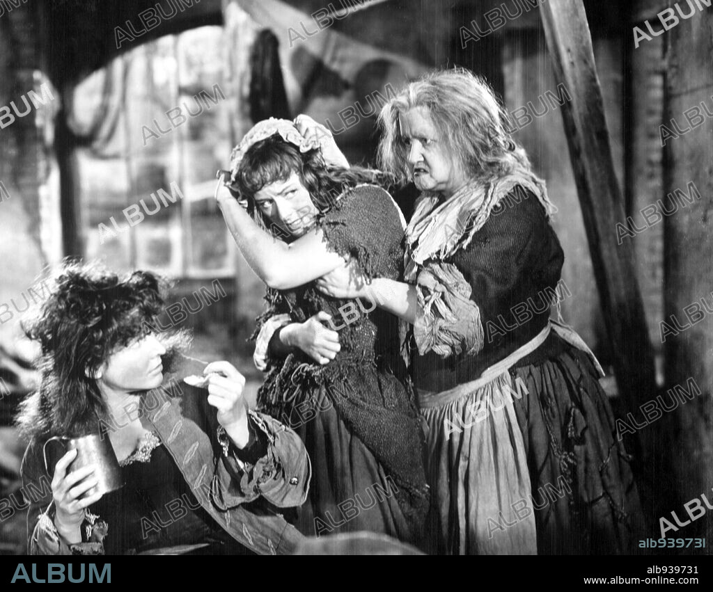 PAULETTE GODDARD in KITTY, 1945, directed by MITCHELL LEISEN. Copyright PARAMOUNT PICTURES.