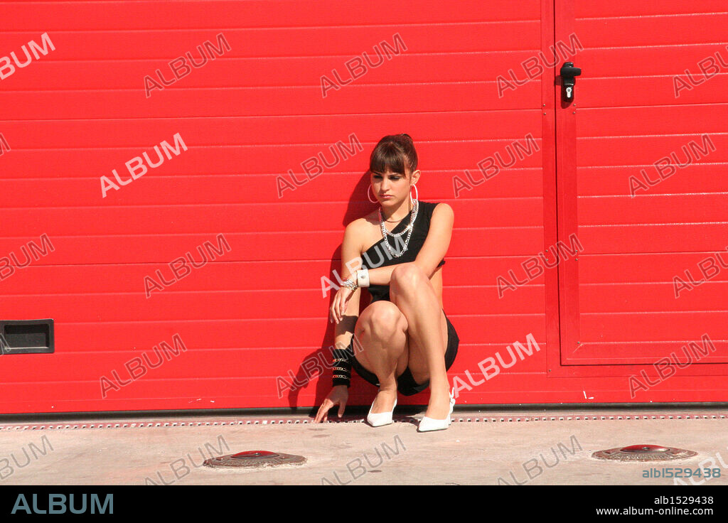 VERONICA ECHEGUI en YO SOY LA JUANI, 2006, dirigida por JUAN JOSE BIGAS LUNA. Copyright TELEVISIO DE CATALUNYA (TV3).