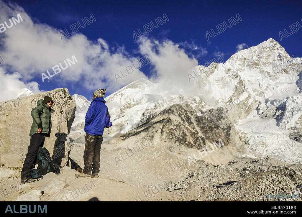 Mount Everest trekking route ,Everest base camp.Khumbu glacier.Sagarmatha National Park, Khumbu Himal, Nepal, Asia.