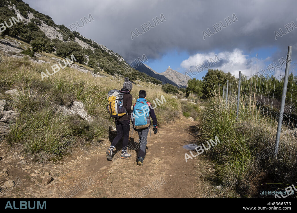 two hikers, Coma de Son Torrella, Fornalutx, Mallorca, Balearic Islands, Spain.