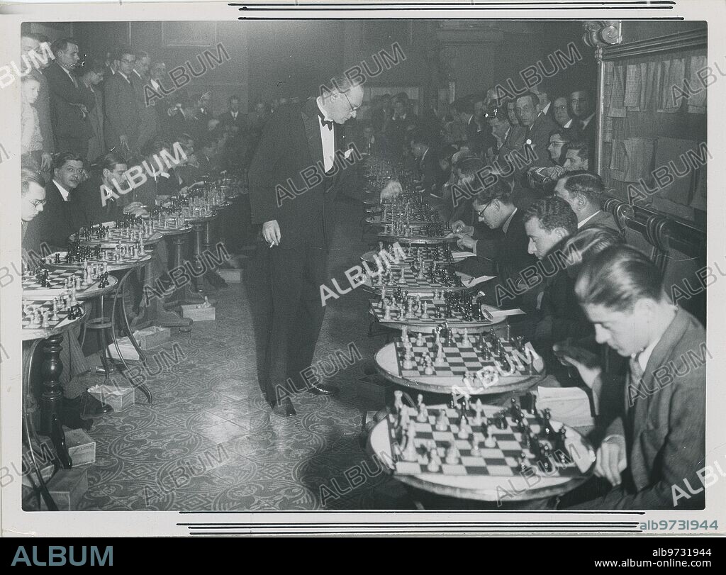 Barcelona (Spain), 01/26/1935. The world chess champion, Alexander Alekhine, in a simultaneous exhibition at the Ateneo de Barcelona.