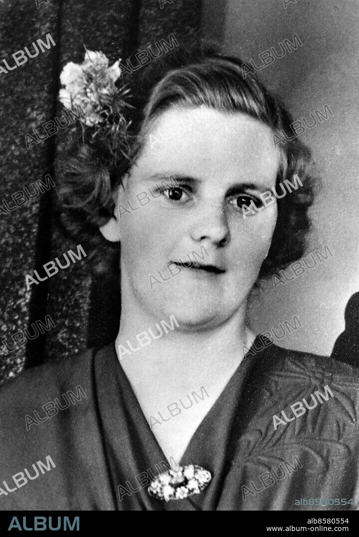 ARKIV CA 1959. Porträtt av den mördade tvåbarnsmamman Rut Lind från Fjugesta som försvann efter att ha lämnat Örebros Lasarett 26 maj 1959 och hittades död i ett buskage en månad senare. Foto: Hansout Polisen / Kod 10500. **OBLIGATORISK BYLINE: / **. **Endast för redaktionell användning. Bilden kommer från en extern källa och distribueras i sin ursprungliga form som en service till våra abonnenter**.