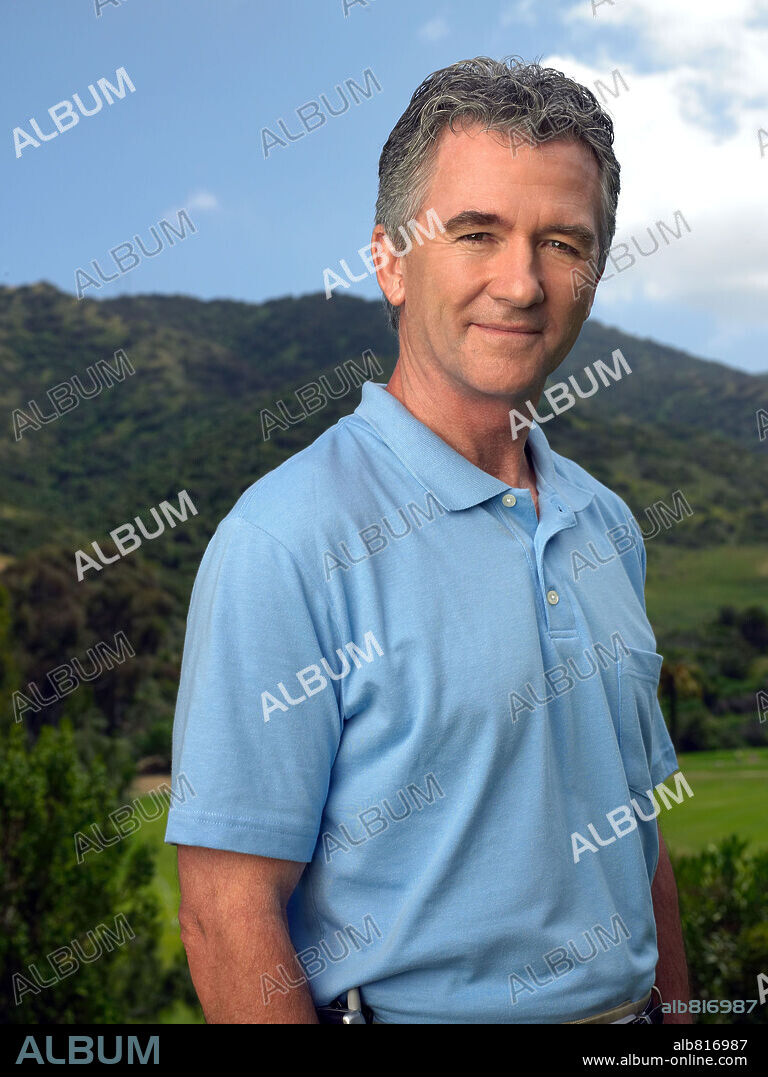 PATRICK DUFFY en FALLING IN LOVE WITH THE GIRL NEXT DOOR, 2006, dirigida por ARMAND MATROIANNI. Copyright CROWN MEDIA UNITED STATES, LLC/HALLMARK CHANNEL / MACHIN, NELSON.