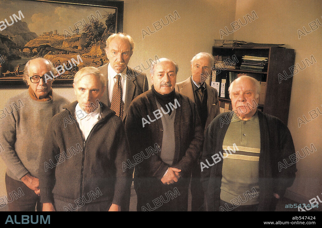 ALFONSO DEL REAL, FERNANDO FERNAN GOMEZ, JOSE LUIS LOPEZ VAZQUEZ, LUIS ESCOBAR, MANUEL ALEXANDRE y TOMAS ZORI en FUERA DE JUEGO, 1991, dirigida por FERNANDO FERNAN GOMEZ.
