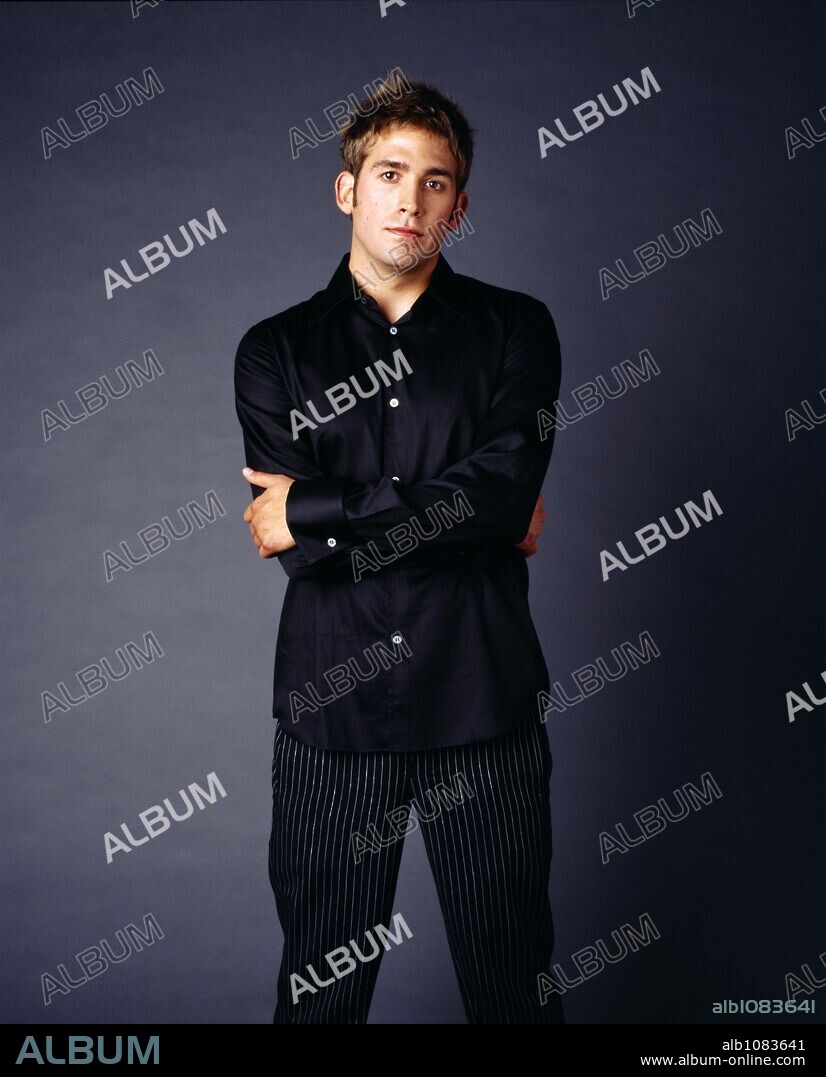 ERIC SZMANDA in CSI: CRIME SCENE INVESTIGATION, 2000. Copyright CBS TELEVISION.