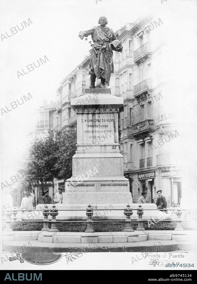 Bilbao, octubre de 1895. Estatua de don Diego López de Haro.