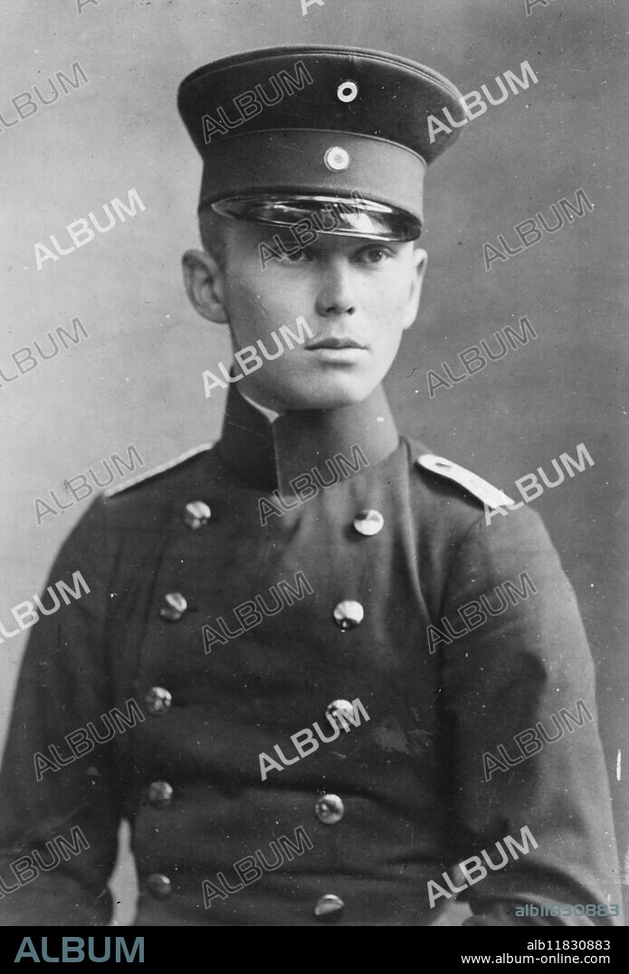 A Prince ' s suicide. Alexander , Prince von Liechtenstein , a son of Prince Friedrich von Liechtenstein , who is reported to have shot himself at Fohnsdorf Castle , in Styria. 12 January 1926.