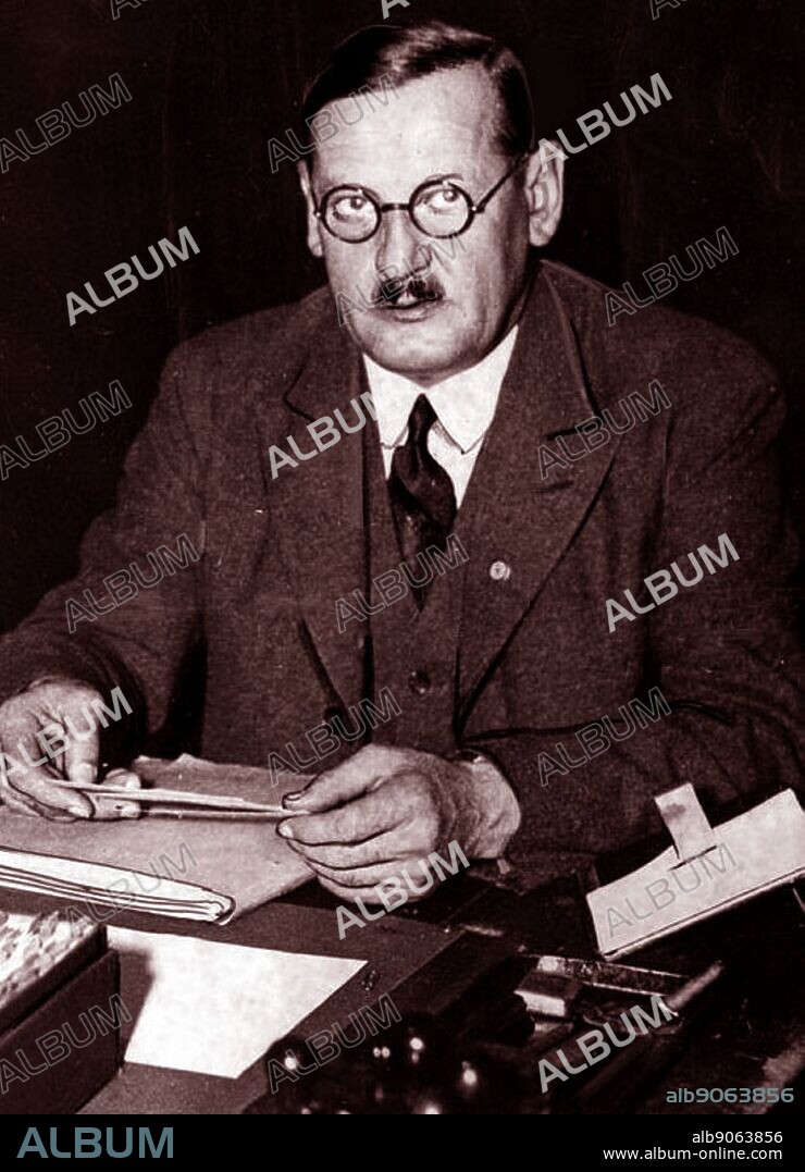 Anton Drexler (1884 24 February 1942) German far-right political leader of the 1920s; instrumental in formation of the pan-German and anti-Semitic German Workers' Party; the antecedent of the Nazi Party.