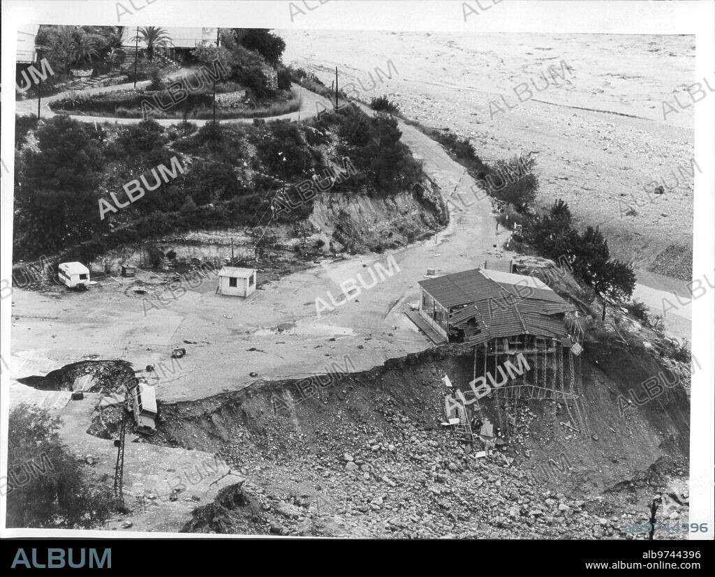 El embalse de Tous tras la rotura de su presa debida A la crecida del río Júcar Provocada por las Fuertes Luvias de la gota fría de octubre de 1982.
