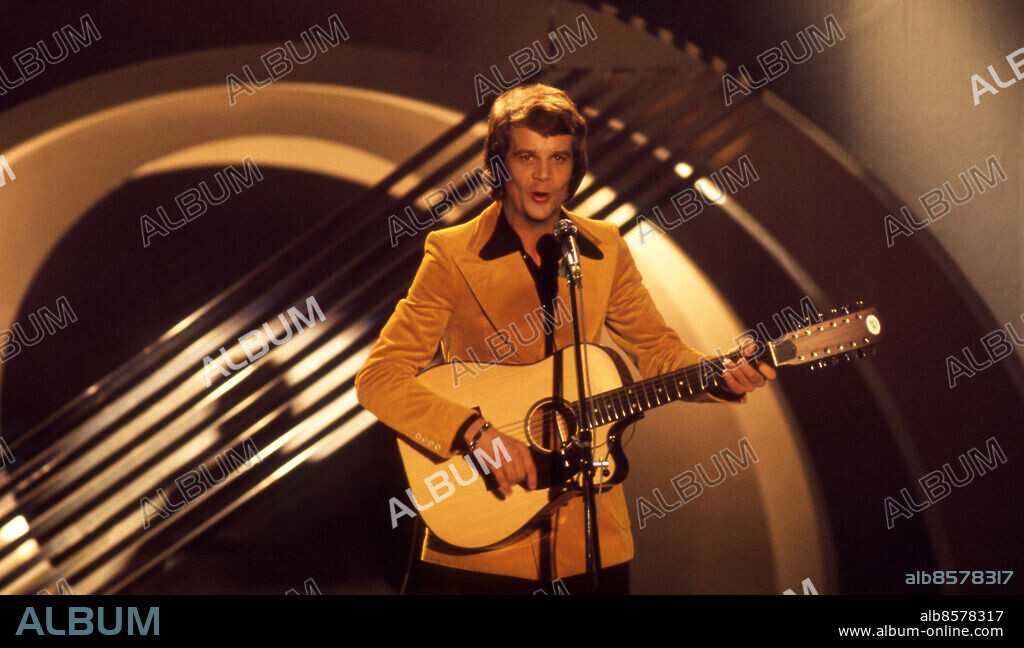 STOCKHOLM 1974-02-09.. MELODIFESTIVALEN 1974 Sänt första gången 1974-02-09 Lasse Berghagen deltog med låten Min kärlekssång till dig Schlager Gitarrer Sångare Kragar Sammetskavajer persons: LARS LASSE BERGHAGEN sites: STOCKHOLM;SVERIGE.