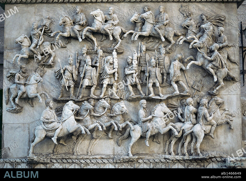 ANTONINO PIO (Tito Fulvio Boyonio Arrio Aurelio Antonino Pío) (86-161). Emperador romano (138-161). S. II. 'APOTEOSIS DEL EMPERADOR'. Detalle del relieve situado en la base de la COLUMNA DE ANTONINO PIO. Museos Vaticanos. Ciudad del Vaticano.