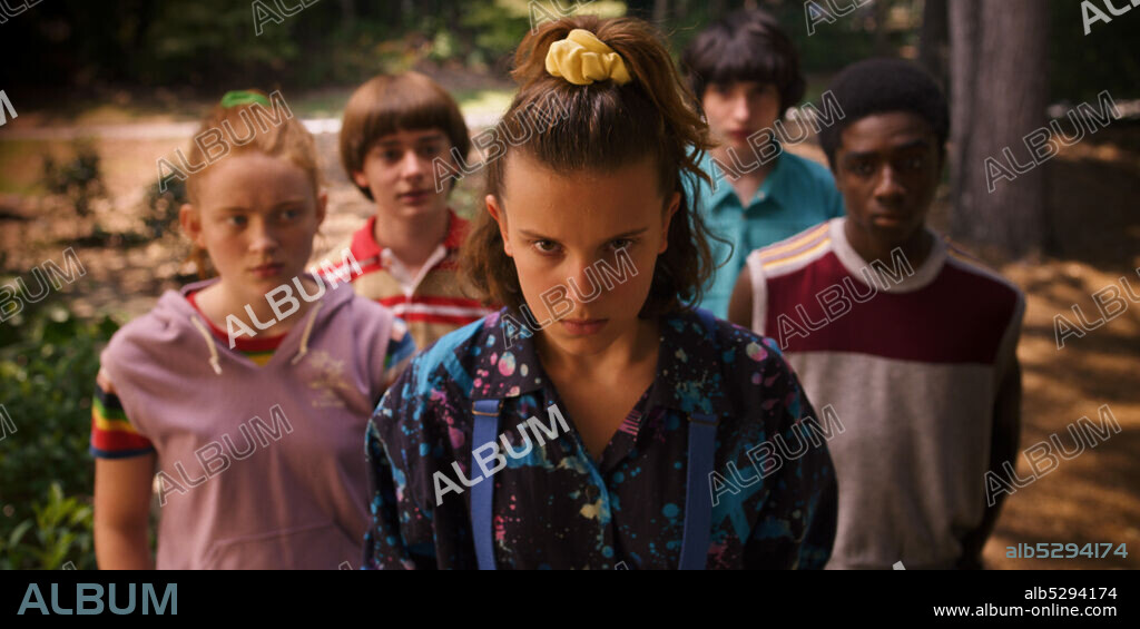 CALEB MCLAUGHLIN, FINN WOLFHARD, MILLIE BOBBY BROWN, NOAH SCHNAPP and SADIE SINK in STRANGER THINGS, 2016, directed by MATT DUFFER and ROSS DUFFER. Copyright 21 LAPS ENT/MONKEY MASSACRE. Season 3 x 5.