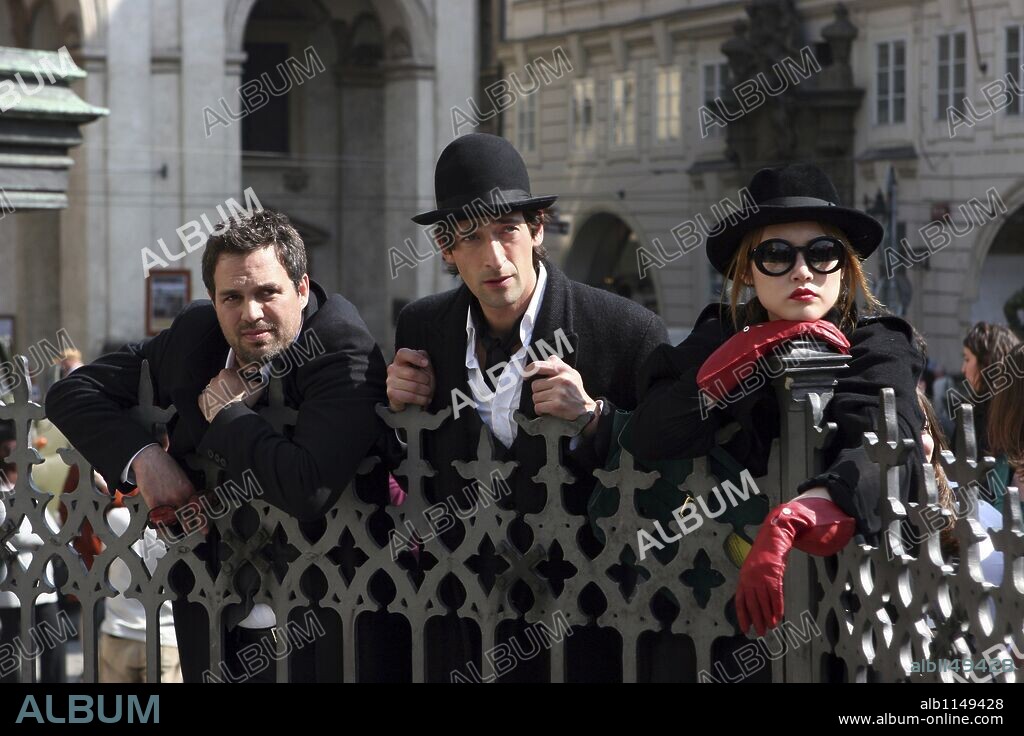 ADRIEN BRODY, MARK RUFFALO and RINKO KIKUCHI in THE BROTHERS BLOOM, 2008, directed by RIAN JOHNSON. Copyright ENDGAME ENTERTAINMENT/RAM BERGMAN PRODUCTIONS.
