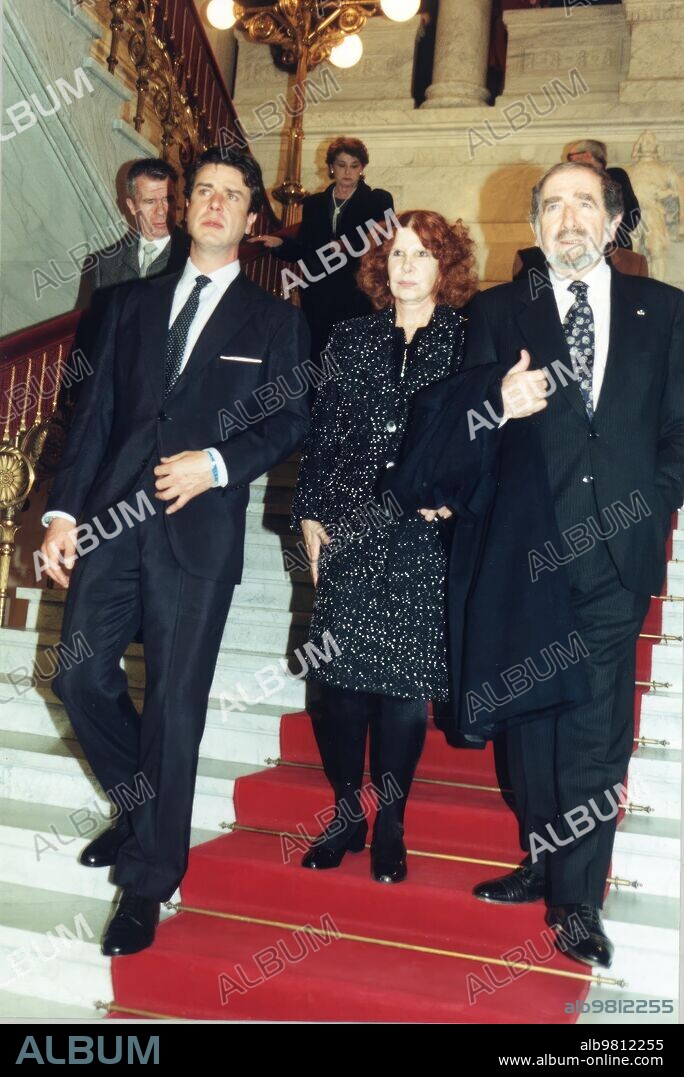 7 febrero 1998. Luis María Ansón Ingresó en la real academia Española.