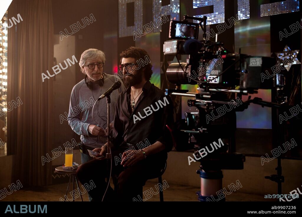 DAVID TRUEBA y DAVID VERDAGUER en SABEN AQUELL, dirigida por DAVID TRUEBA. Copyright Atresmedia Cine Atresmedia HBO Max Ikiru Films Institut Català de les Empreses Culturals (ICEC) Movistar+ Televisió de Catalunya (TV3) Terraza Films, La.