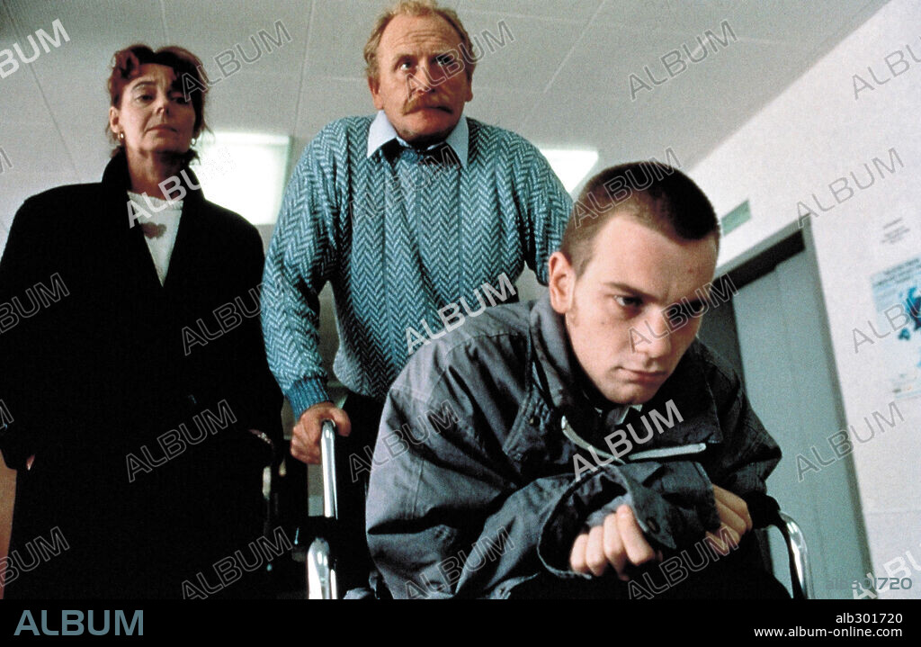 EILEEN NICHOLAS, EWAN McGREGOR et JAMES COSMO dans TRAINSPOTTING, 1996, réalisé par DANNY BOYLE. Copyright FIGMENT FILM/THE NOEL GAY MOTION PICTURE.