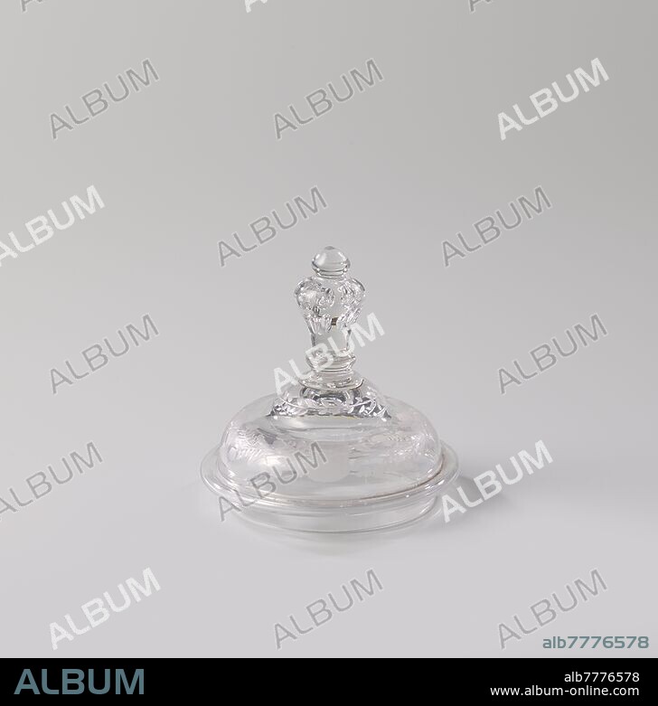 Double cup, The vaulted lid of the small cup has matte grinding and air bubbles in the knob., anonymous, Bohemen, c. 1725 - c. 1750, glass, glassblowing, h 52.5 cm d 12.9 cm d 11.0 cm d 7.9 cm.