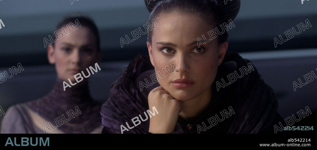 NATALIE PORTMAN in STAR WARS: EPISODE III-REVENGE OF THE SITH, 2005, directed by GEORGE LUCAS. Copyright LUCASFILM.