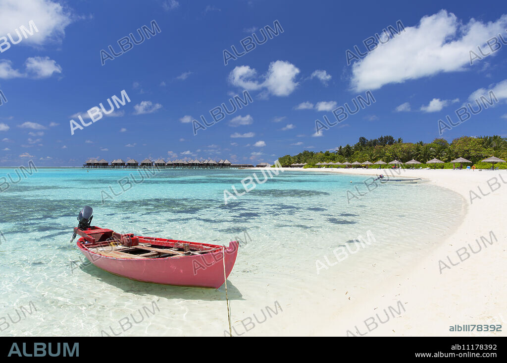 Olhuveli Beach and Spa Resort, South Male Atoll, Kaafu Atoll, Maldives, Indian Ocean, Asia.