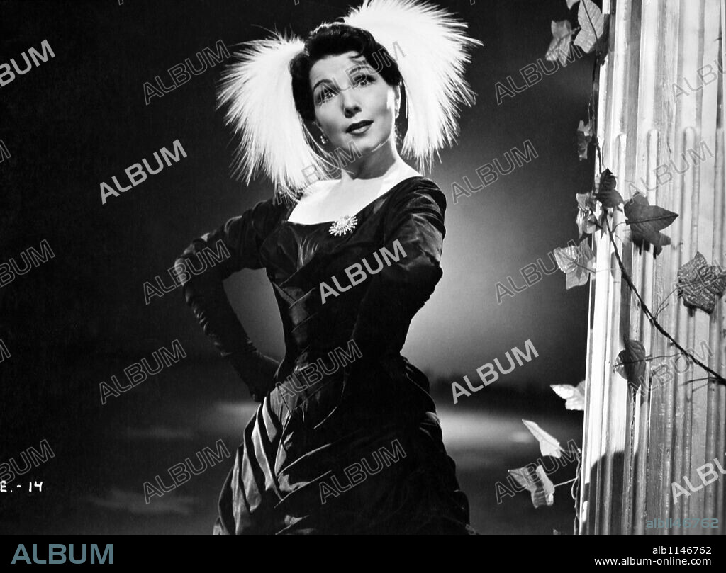 LIBERTAD LAMARQUE in SABRAS QUE TE QUIERO, 1958, directed by TITO DAVISON. Copyright FILMADORA ARGEL.
