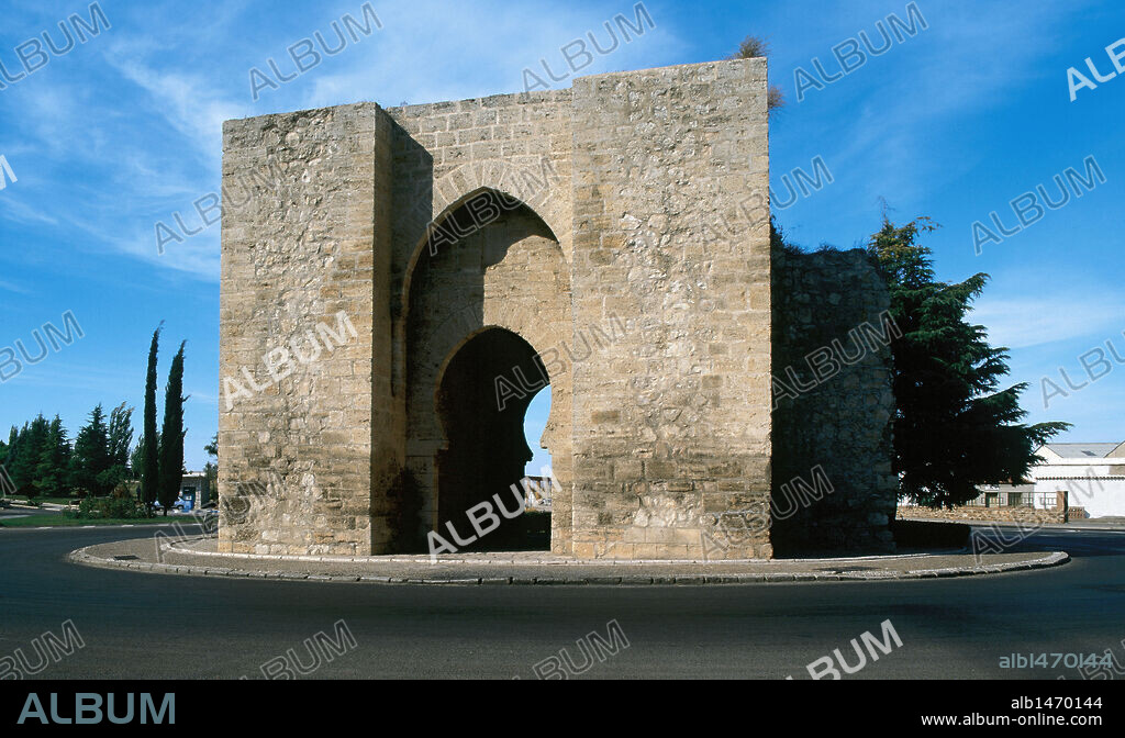 ARTE MUDEJAR. ESPAÑA. PUERTA DE TOLEDO. Construída en el año 1328 por orden de Alfonso XI de Castilla. S. XIV. Ciudad Real. Castilla-La Mancha.
