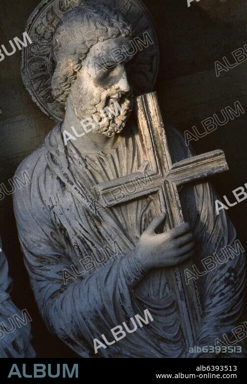 Reims (Dep.Marne, Champagne, Frankreich) Kathedrale / Cathédrale Notre-Dame (1211 begonnen), Nordquerhaus, Gerichtsportal / Portail du Jugement Dernier (Skulpturen um 1220/1230).-Der Apostel Andreas (Ausschnitt).-Figur des linken Gewändes. Foto (nach der Restaurierung) 1988.