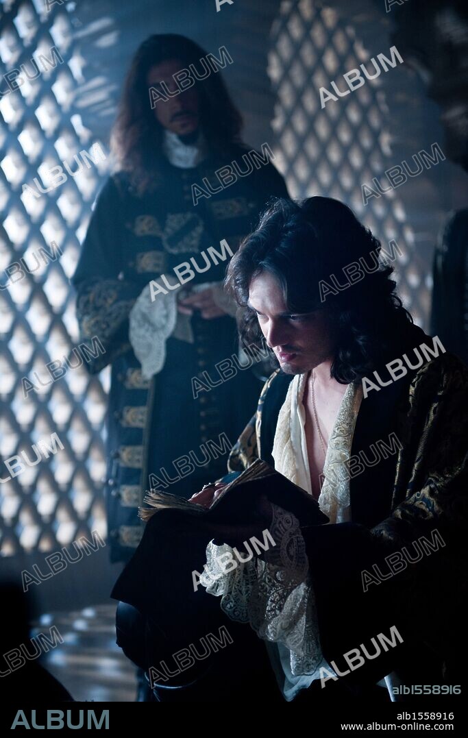 OSCAR JAENADA and SEBASTIAN ARMESTO in PIRATES OF THE CARIBBEAN: ON STRANGER TIDES, 2011, directed by ROB MARSHALL. Copyright WALT DISNEY PICTURES / MOUNTAIN, PETER.