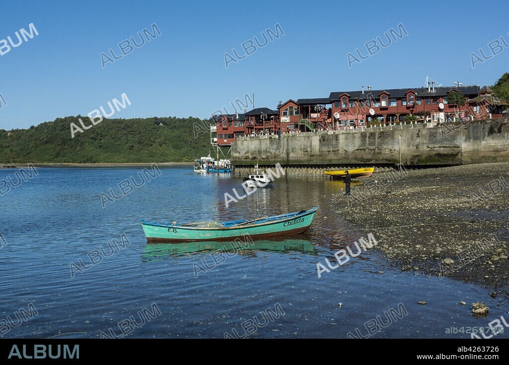 caleta y mercado de pescados y mariscos de Angelmó, Puerto Montt , provincia de Llanquihue, región de Los Lagos.Patagonia, República de Chile,América del Sur.