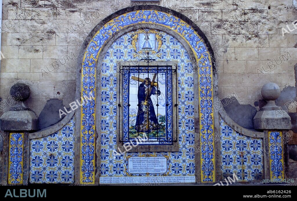 PLAZA MAYOR-MOSAICO DE CERAMICA-CRISTO CRUZ ACUESTAS.