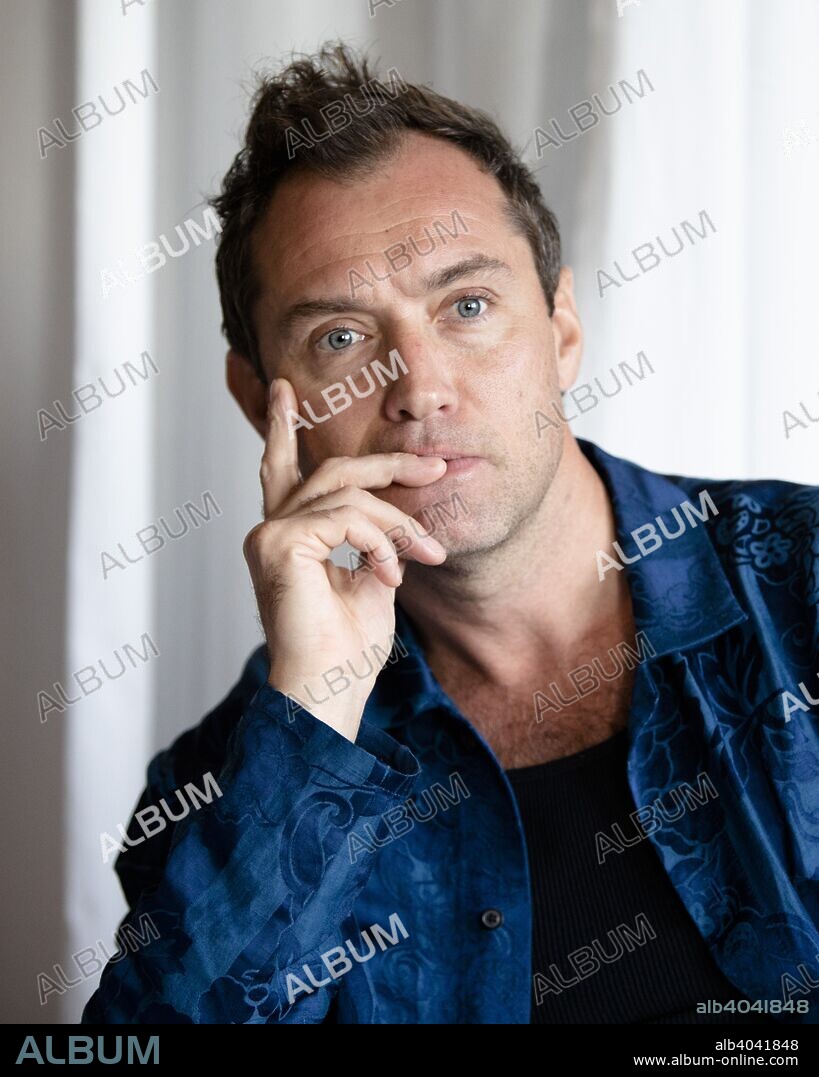 JUDE LAW. November 3, 2018 - Hollywood, California, U.S. - JUDE LAW promotes the movie 'Fantastic Beasts: The Crimes of Grindlewald' in Hollywood. 03/11/2018