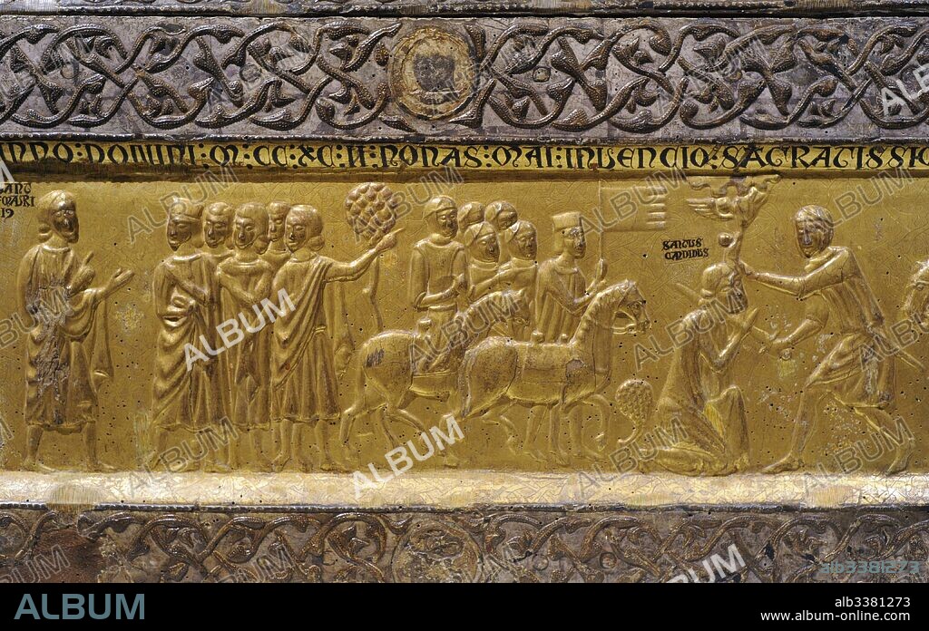 Urna-relicario de San Cándido, 1292. Detalle con la representación de la decapitación del santo. Anónimo. Gótico. Madera con relieves de estuco, dorado con pan de oro. Procede del Monasterio benedictino de Sant Cugat del Vallés, provincia de Barcelona. Museo Nacional de Arte de Cataluña. Barcelona. Cataluña. España. Reliquary urn of Saint Candidus, 1292. Detail depicting the beheaded of the saint. Anonymous. Gothic. Wood in stucco reliefs with gold leaf. From the Benedictine Monastery of Sant Cugat del Valles, Barcelona province. National Art Museum of Catalonia. Barcelona. Catalonia. Spain.